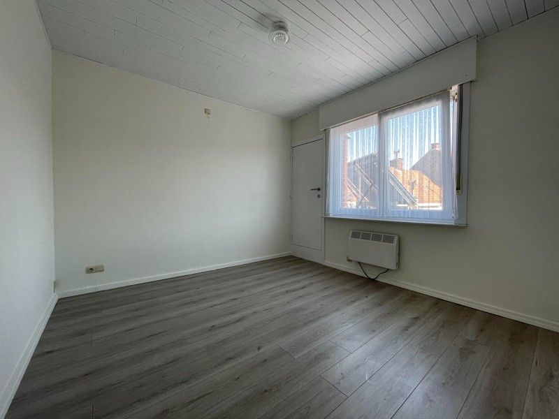 Gerenoveerd duplex appartement nabij centrum Roeselare! foto 11