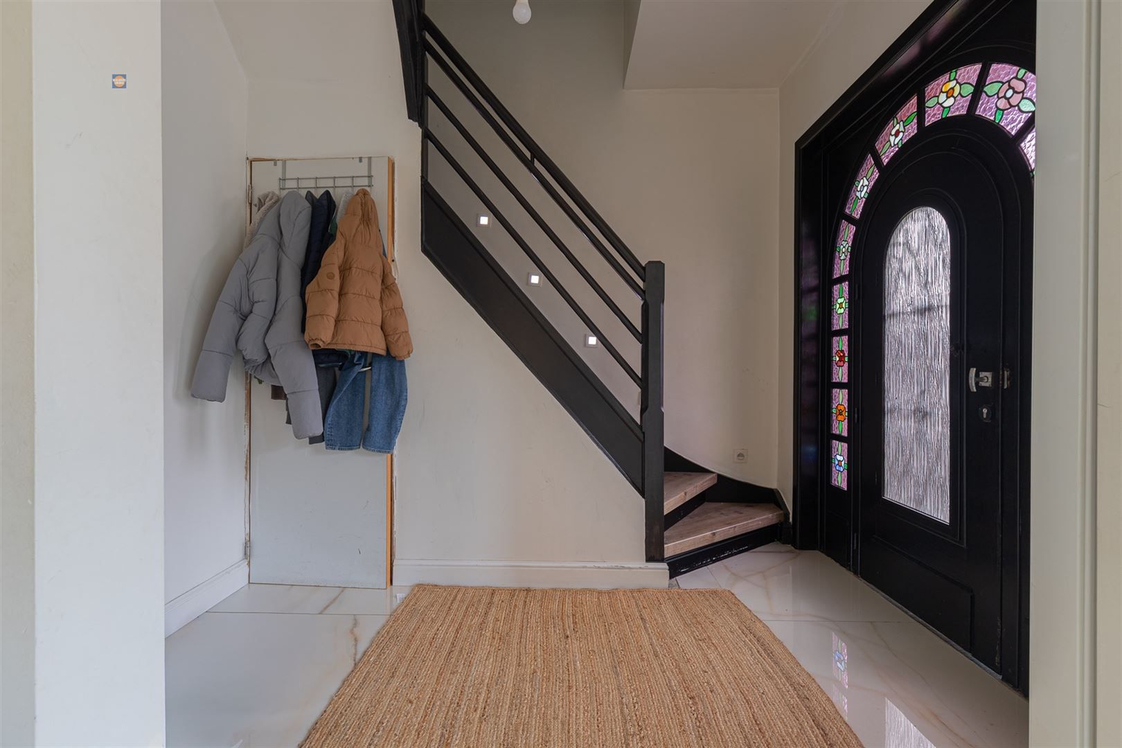 Ruime halfopen woning met grote tuin en 3 slaapkamers foto 12