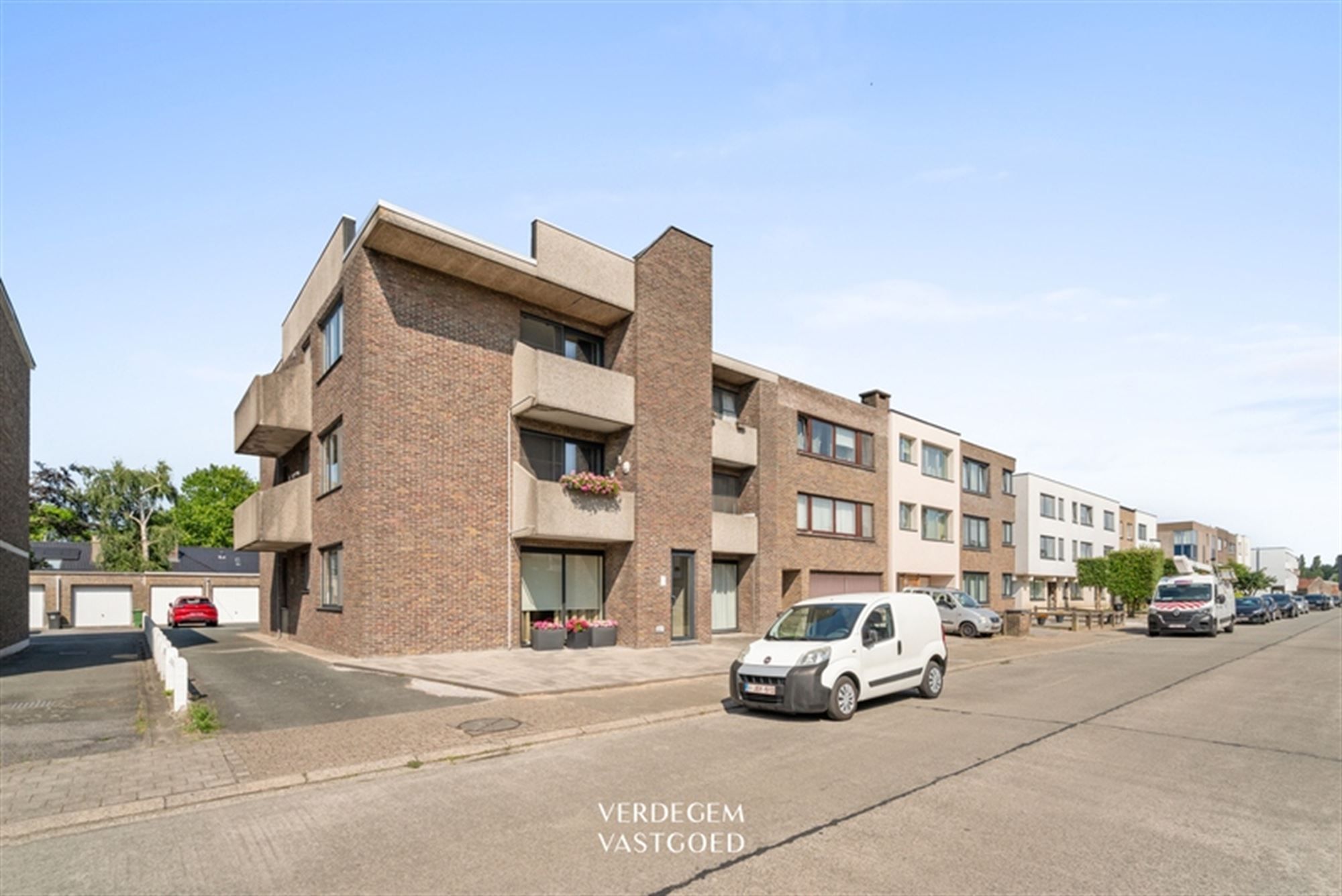 Degelijk appartement met 2 slaapkamers, 2 terrassen en mogelijke aankoop garage foto 11