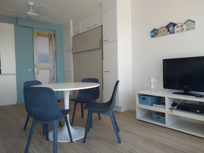 Studio met panoramisch zeezicht foto 3