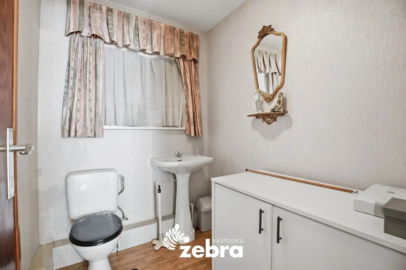 Te renoveren woning op ruim perceel in Eernegem! foto 14