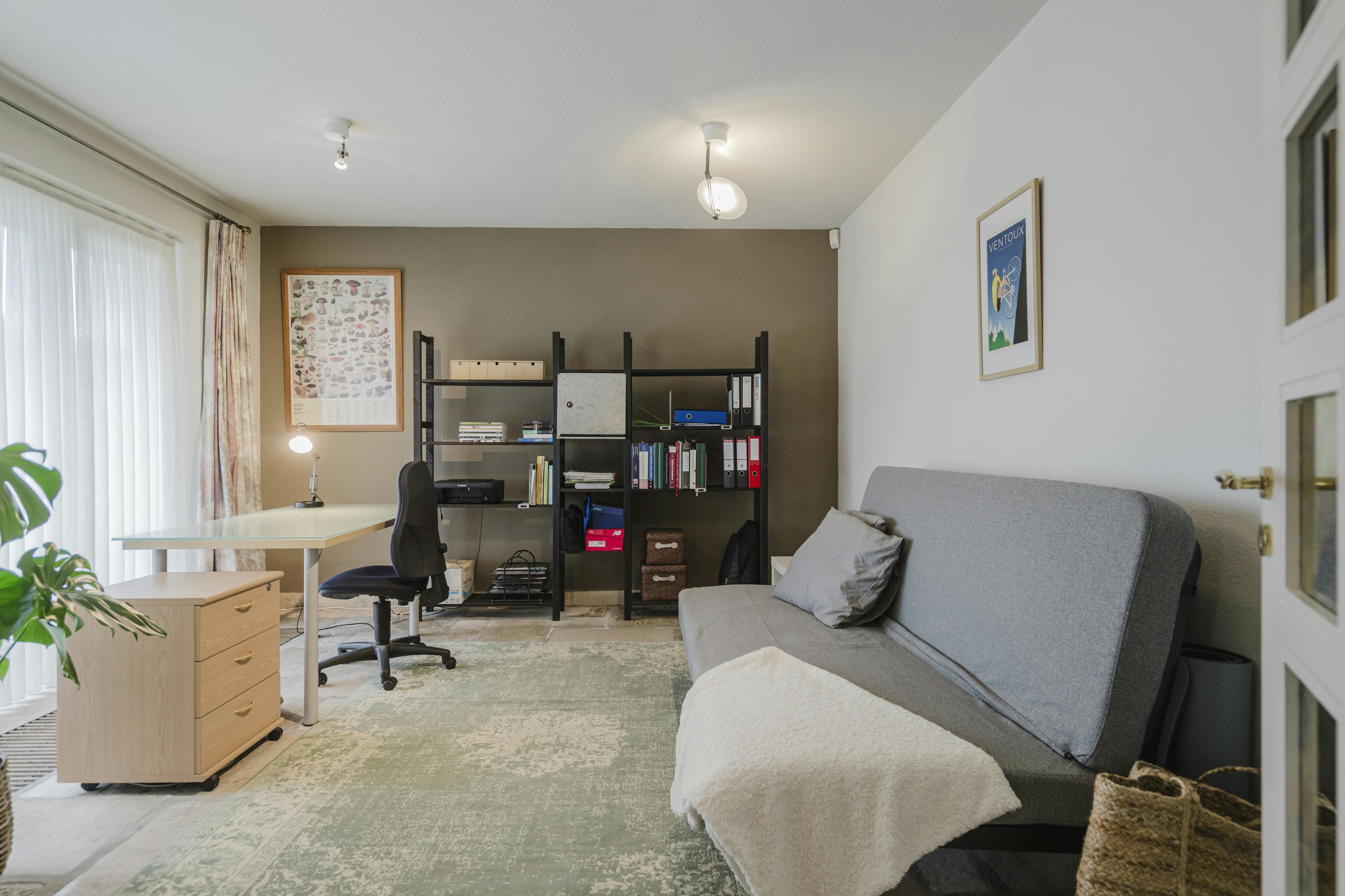 Ruime, gerenoveerde villa op 1327 m² met zuidgerichte tuin in rustige villawijk foto 14