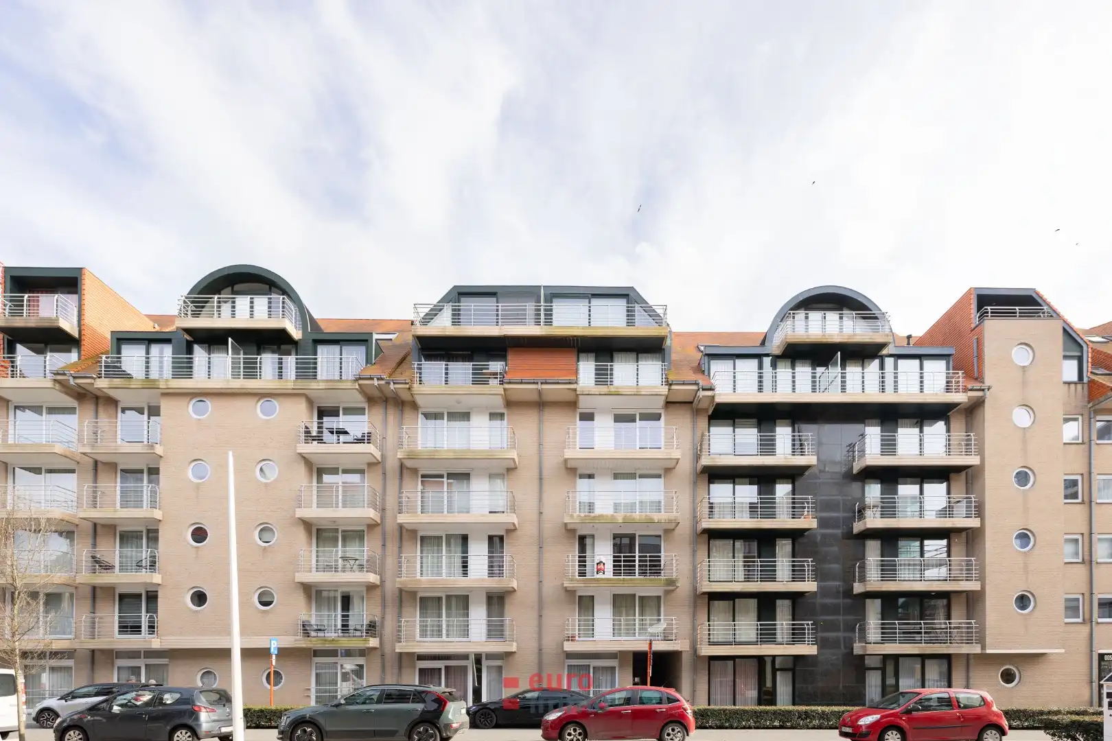 Aangenaam appartement met terras in de avondzon in het hart van Nieuwpoort-Bad foto {{pictureIndex}}