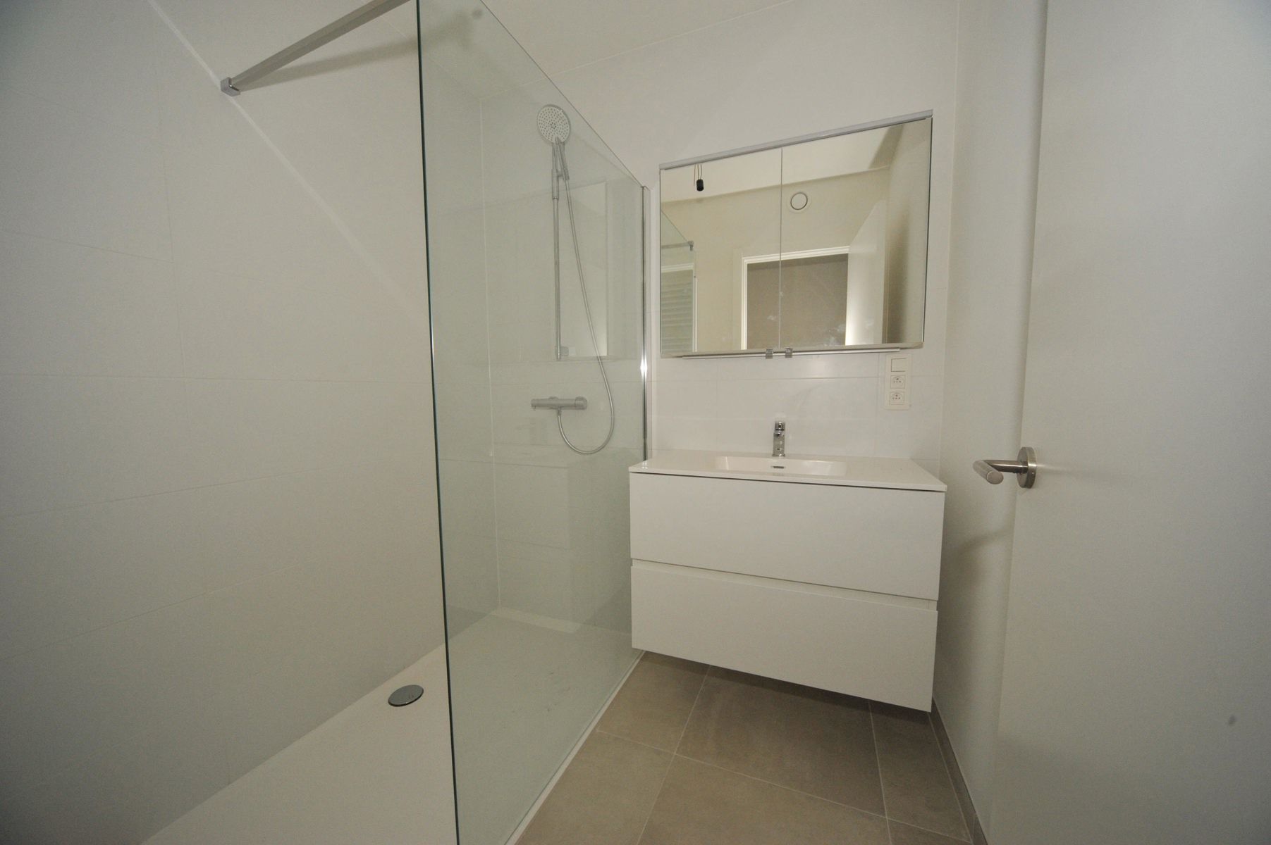 NIEUWBOUWAPPARTEMENT TE HUUR OP TOPLOCATIE IN CENTRUM ASSE foto 9