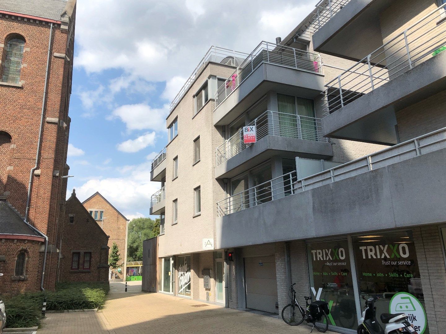 Ruim appartement met 2 slaapkamers op de grote markt! foto {{pictureIndex}}