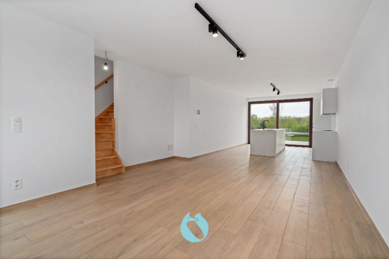 Ontdek dit prachtige duplex-nieuwbouwappartement, met drie slaapkamers en twee badkamers foto 2