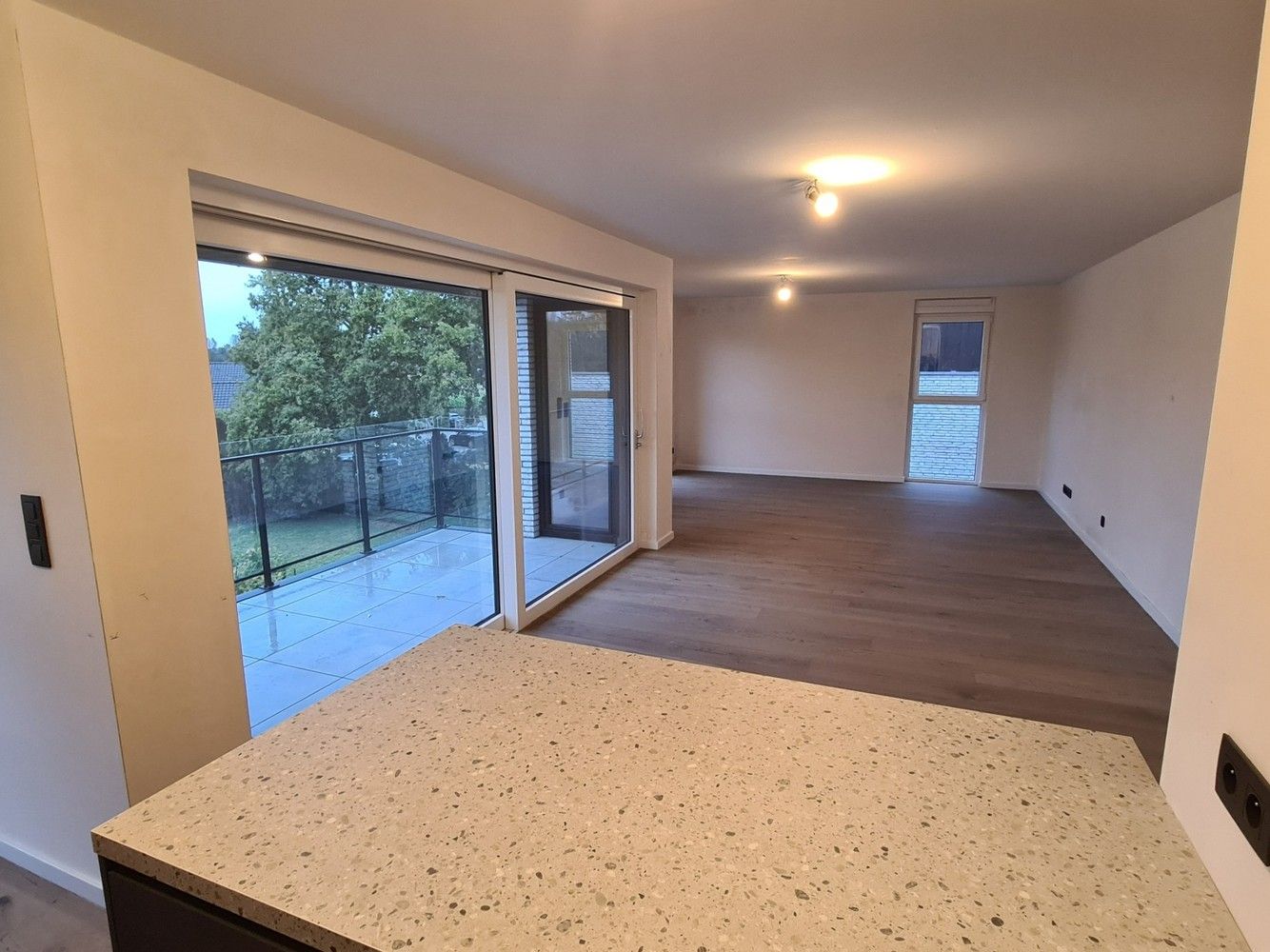 Luxe nieuwbouw 2 slpk appartement met mooi terras te Molenbeersel. foto 6