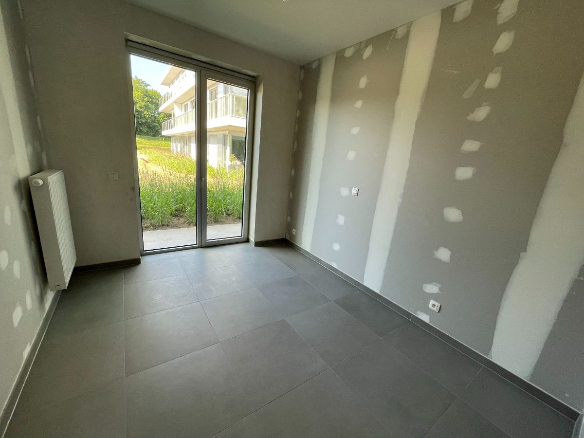Twee-slaapkamer GELIJKVLOERS nieuwbouw hoekappartement + terras foto 17