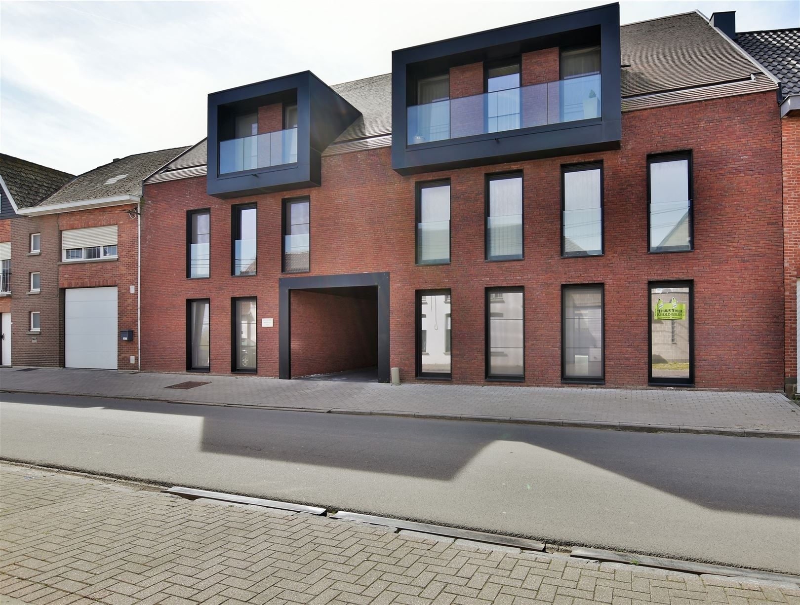 Prachtig gelijkvloers appartement 91m² met groot terras, overdekte autostaanplaats en private bergingruimte foto 2