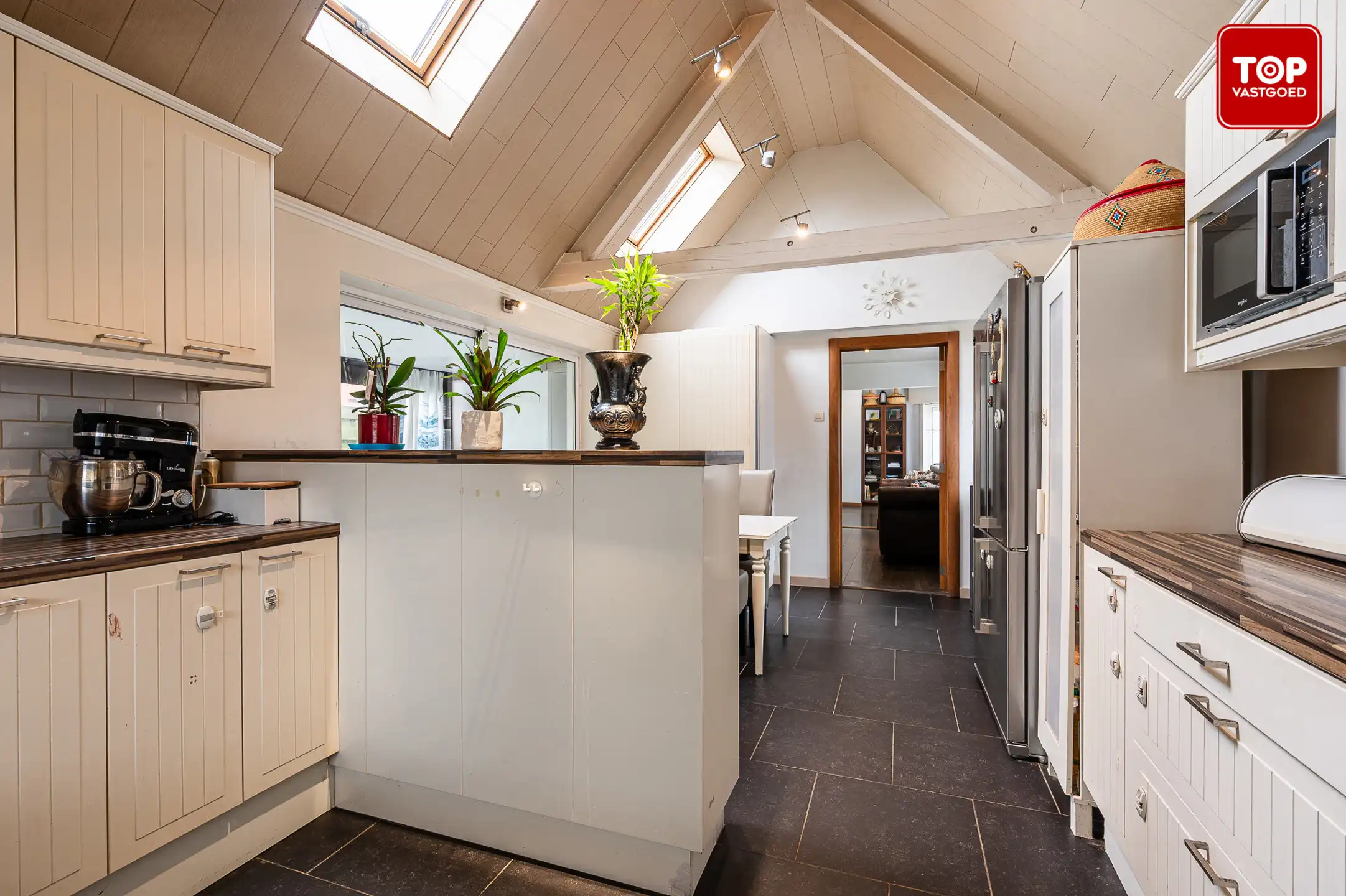 Instapklare woning met 4 slaapkamers en tuin in het hart van Sleidinge foto 9