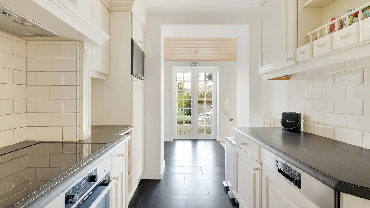 Subliem gerenoveerde koppelvilla op 150m van het strand te koop! foto 16