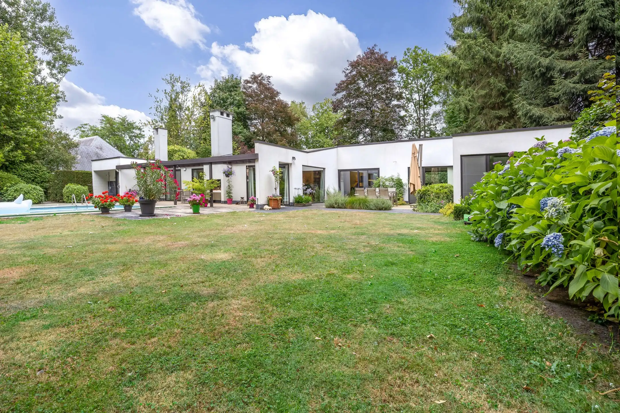 Unieke villa gelegen in een oase van rust foto 28
