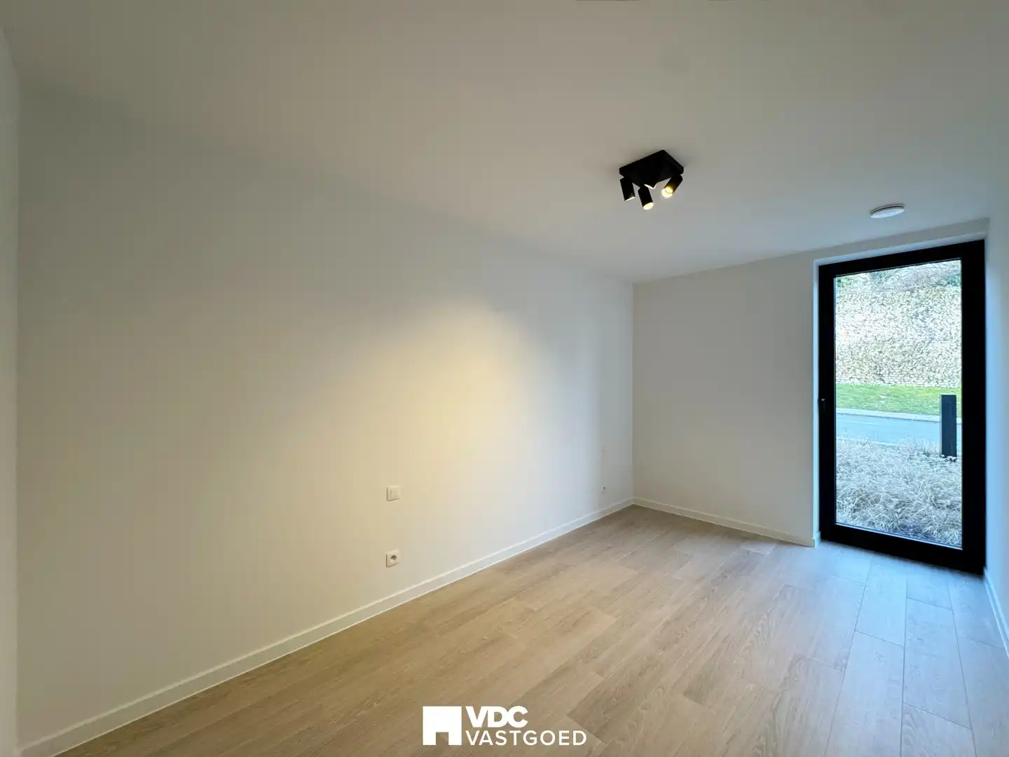 Energiezuinig nieuwbouwappartement met 2 slaapkamers, ruim terras en garage nabij centrum Tongeren foto 9