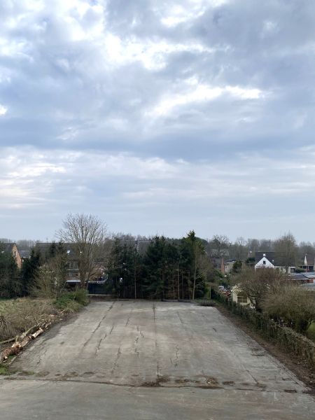 Buitenruimte, volledig verhard foto 2