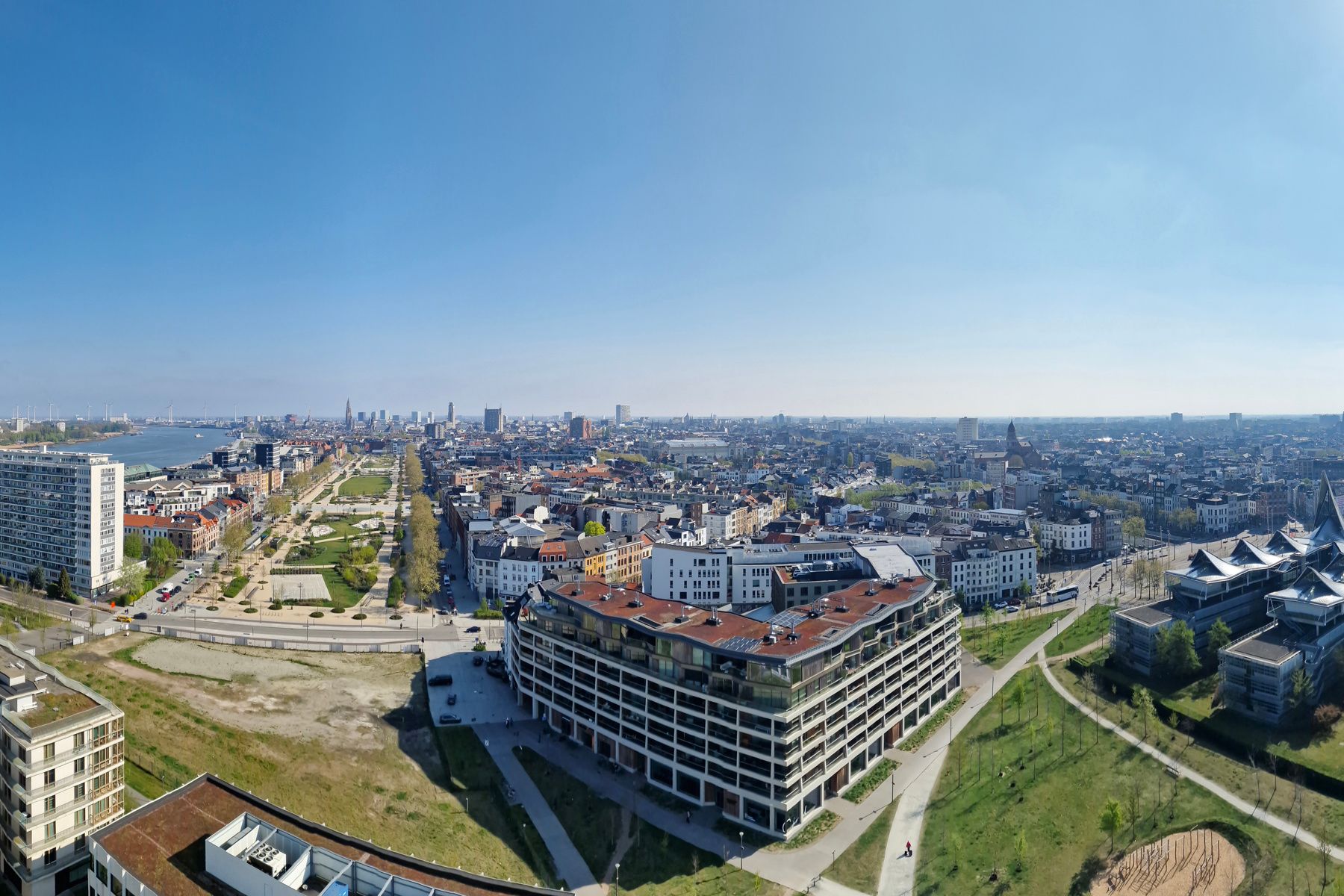 Lichtrijk 2 slpk app. met groot terras en zicht op park foto 11