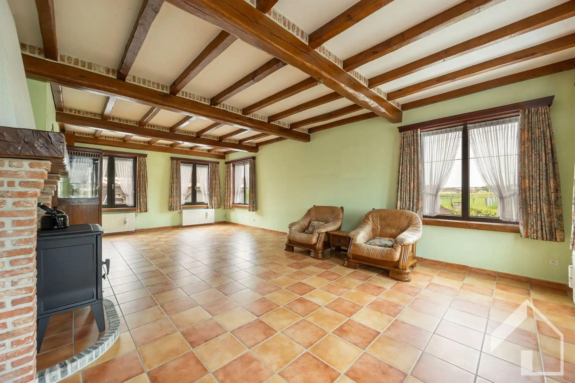 Woning met veel potentieel op een aangename locatie! foto 4