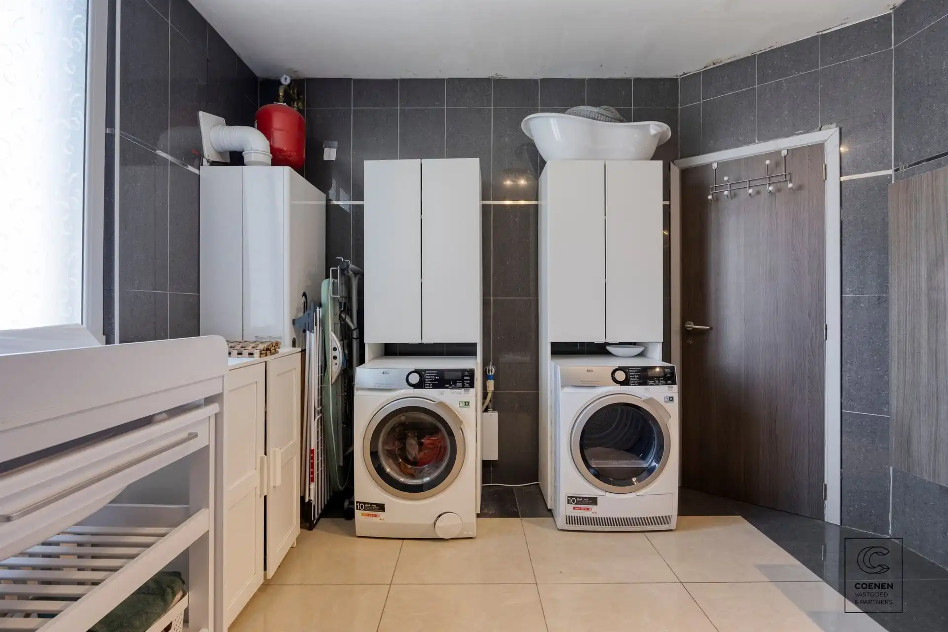 Ruime woning van 183 m² met 4 slpk's op uitstekende locatie! foto 12