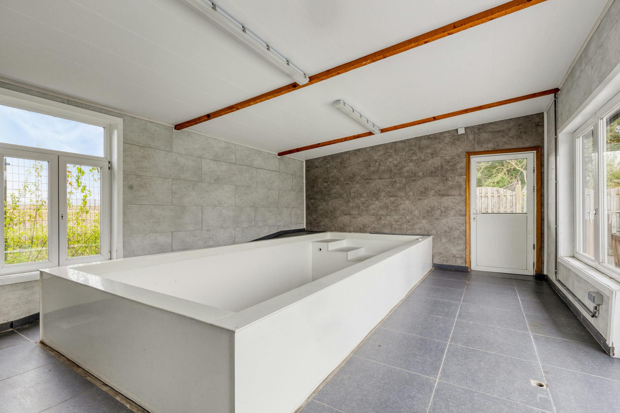 Ruime gezinswoning met tal van opties in Oostwinkel foto 19
