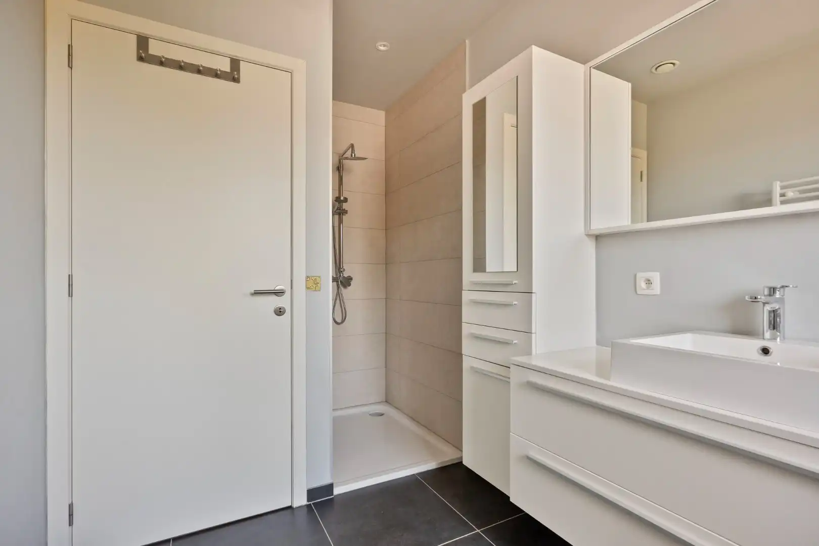 Standaard appartement met terras, lift en garage in het centrum van Tongeren - 2 slaapkamers, bouwjaar 2023, EPC-waarde 72.00, energielabel A, zonnige tuin op h foto 25