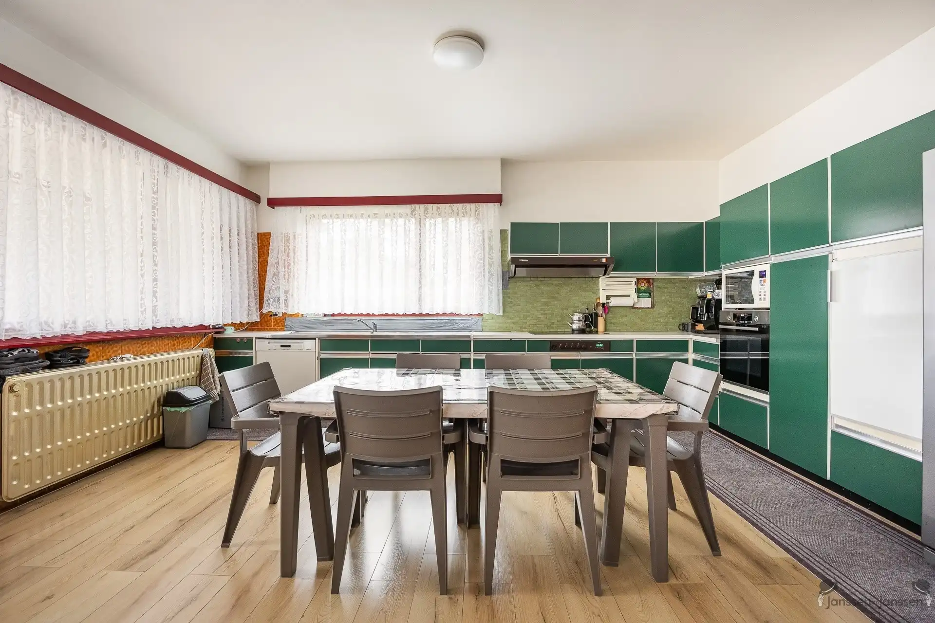 Villa met eindeloze mogelijkheden op 6270 m² grond foto 6