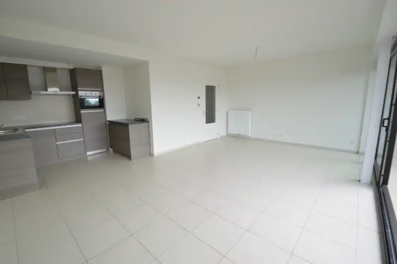 Modern 2-slaapkamerappartement met garage op rustige, groene ligging foto 4