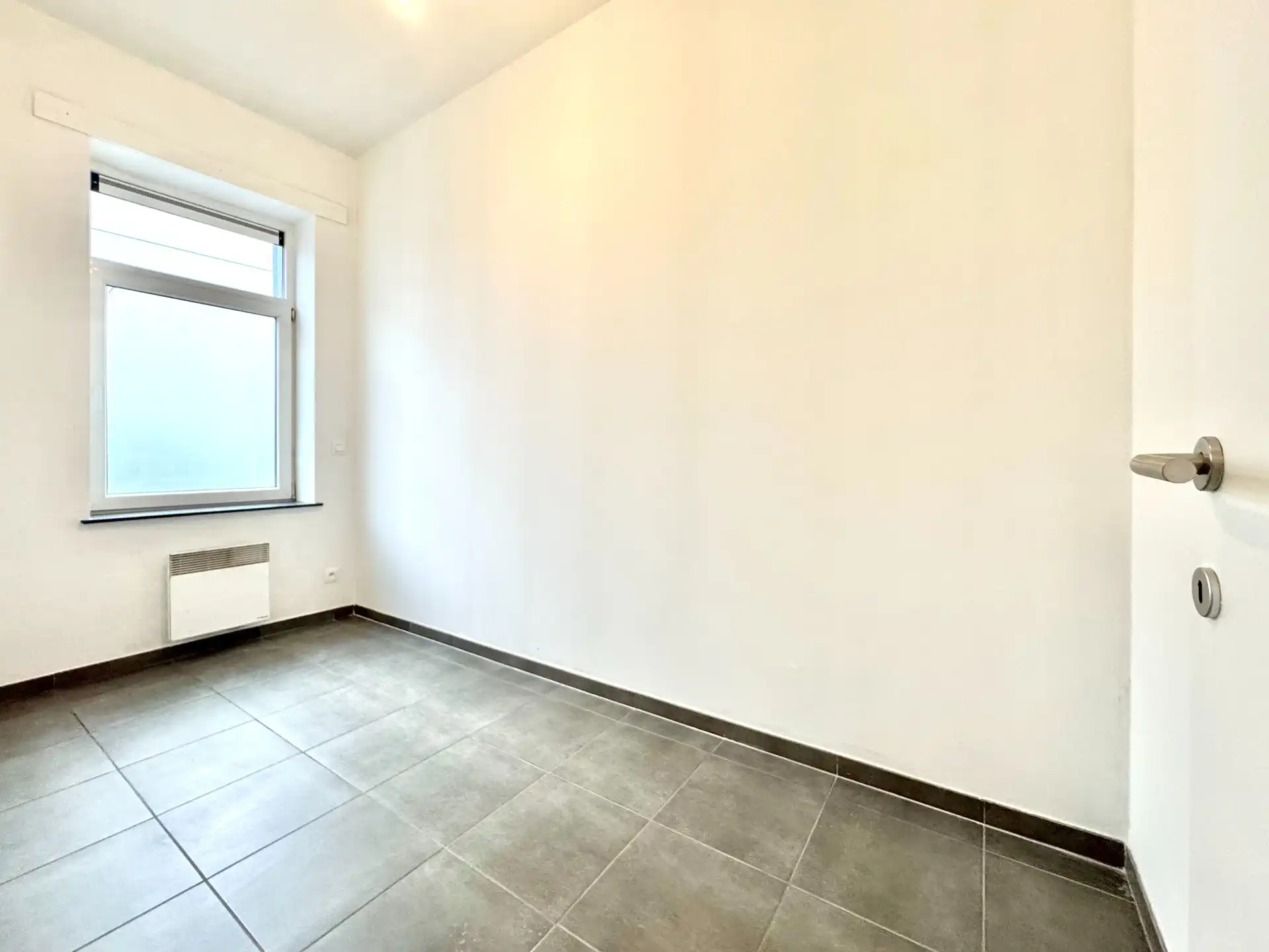 GELIJKVLOERS APPARTEMENT| 2 KAMERS | 1 PARKEERPLAATS | TERRAS foto 16