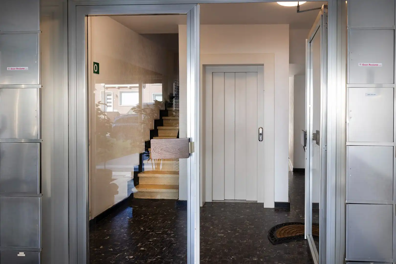 Leuk dakappartement met garage en mooie terrassen. foto 19