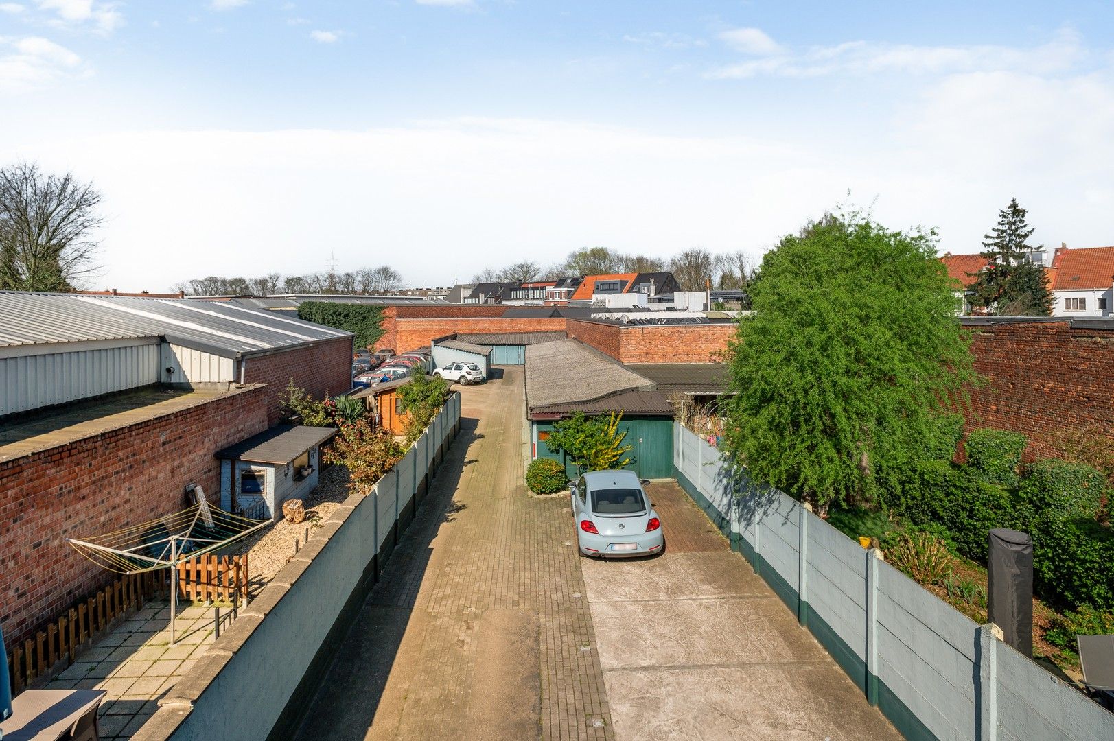 Te renoveren eengezinswoning met 17 garageboxen in Merksem foto 16