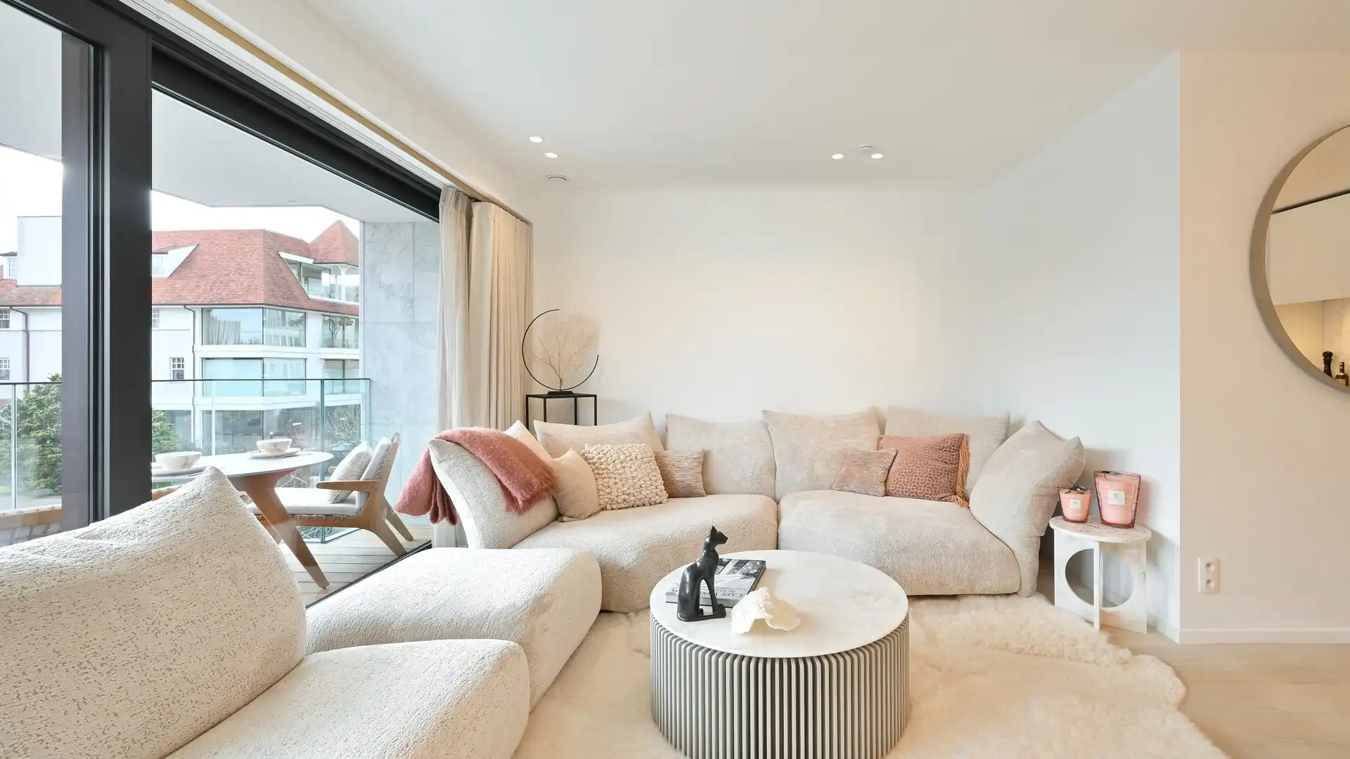 Subliem appartement met zonneterras, genietend van prachtige open zichten op het groen en de villa's van het Zoute. foto 9