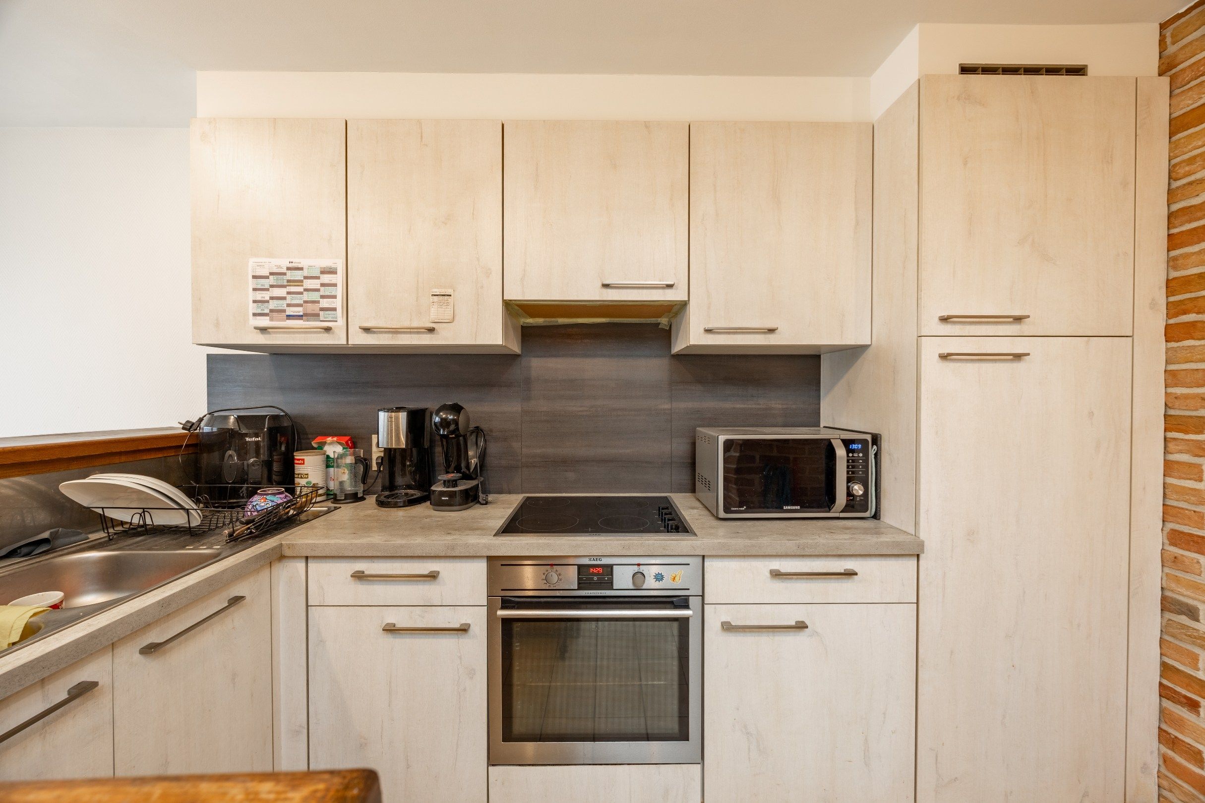 KNUSSE STARTERSWONING MET GARAGE EN UITWEG foto 8