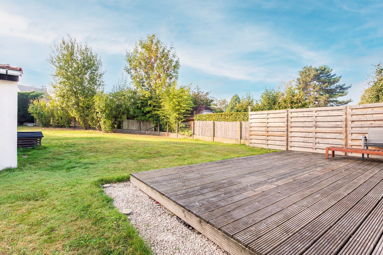 Rustig gelegen halfopen woning met tuin en garage foto 18