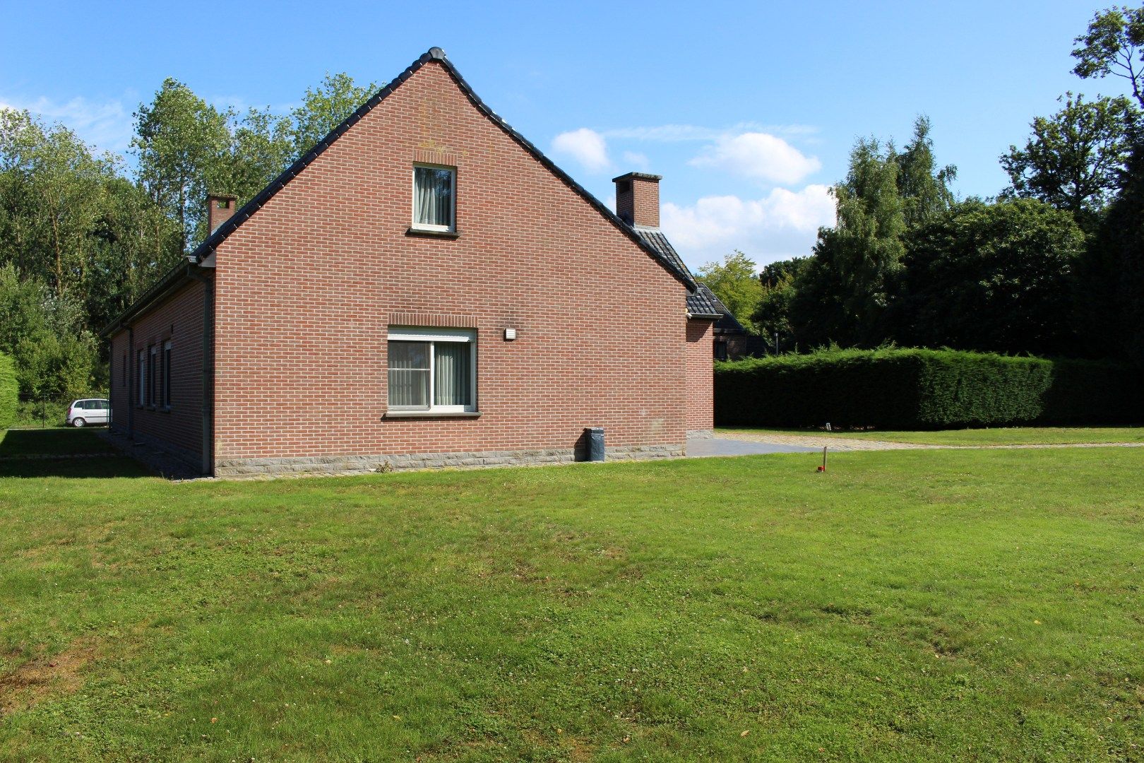 Rustig gelegen woning met grote tuin foto 4