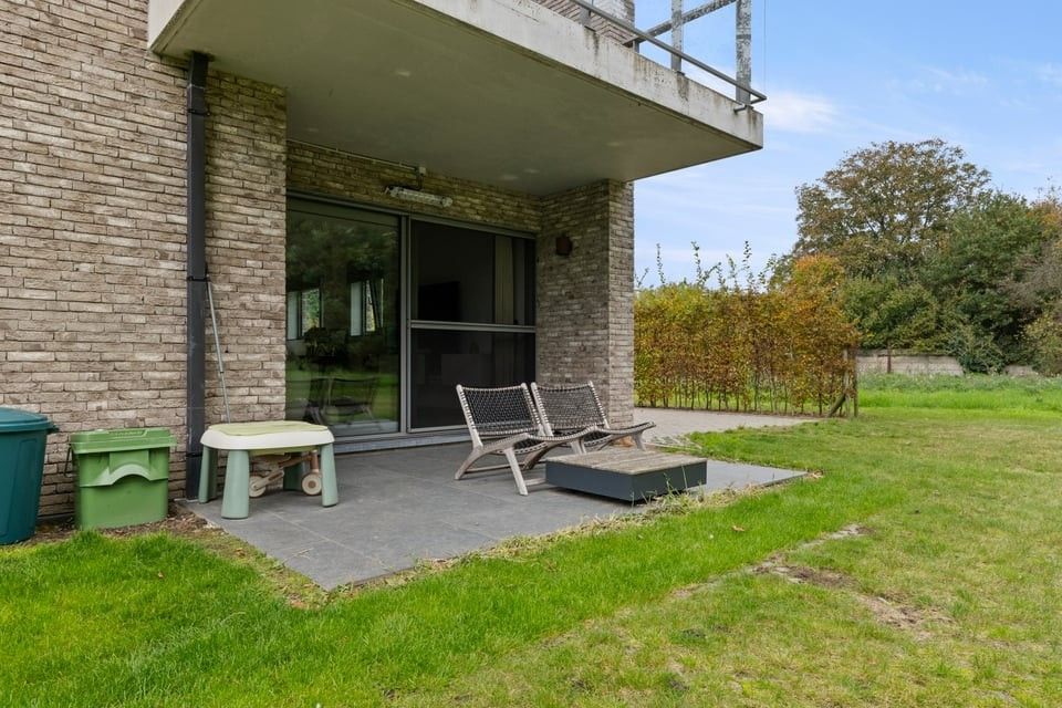 MODERN GELIJKVLOERS APPARTEMENT MET TERRAS EN STANPLAATS IN TONGEREN foto 23