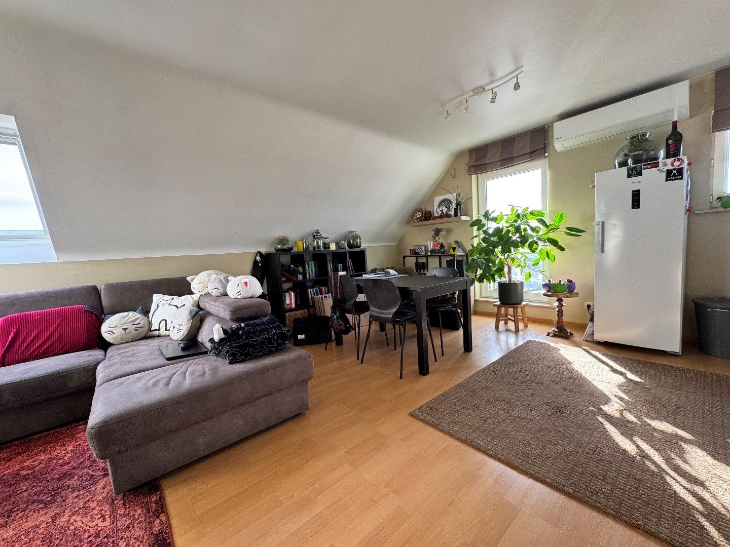 Instapklaar appartement met 2 slaapkamers te Aartrijke foto 2