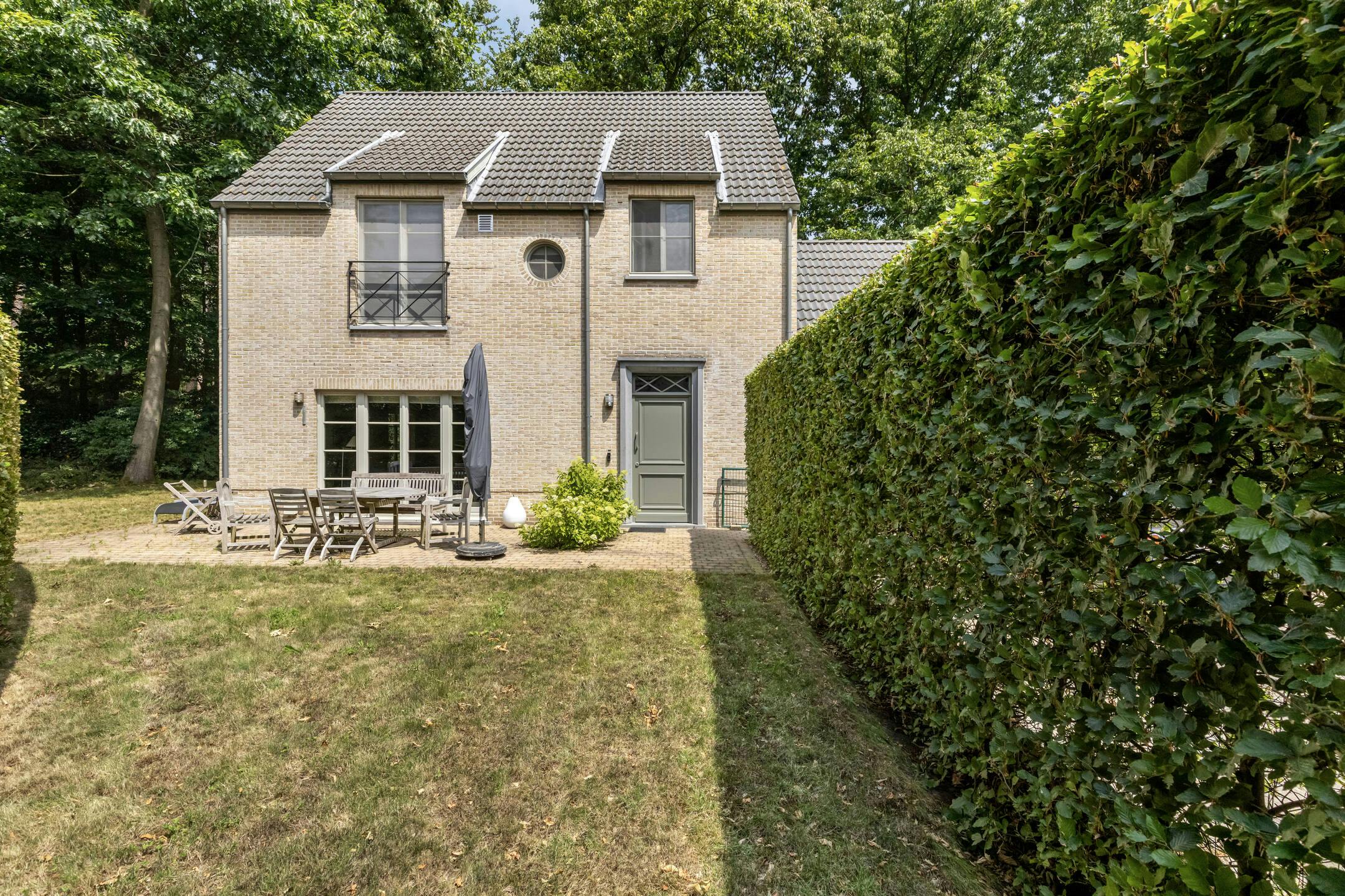 Prachtig huis te koop in een groene omgeving in Kapellen! foto {{pictureIndex}}