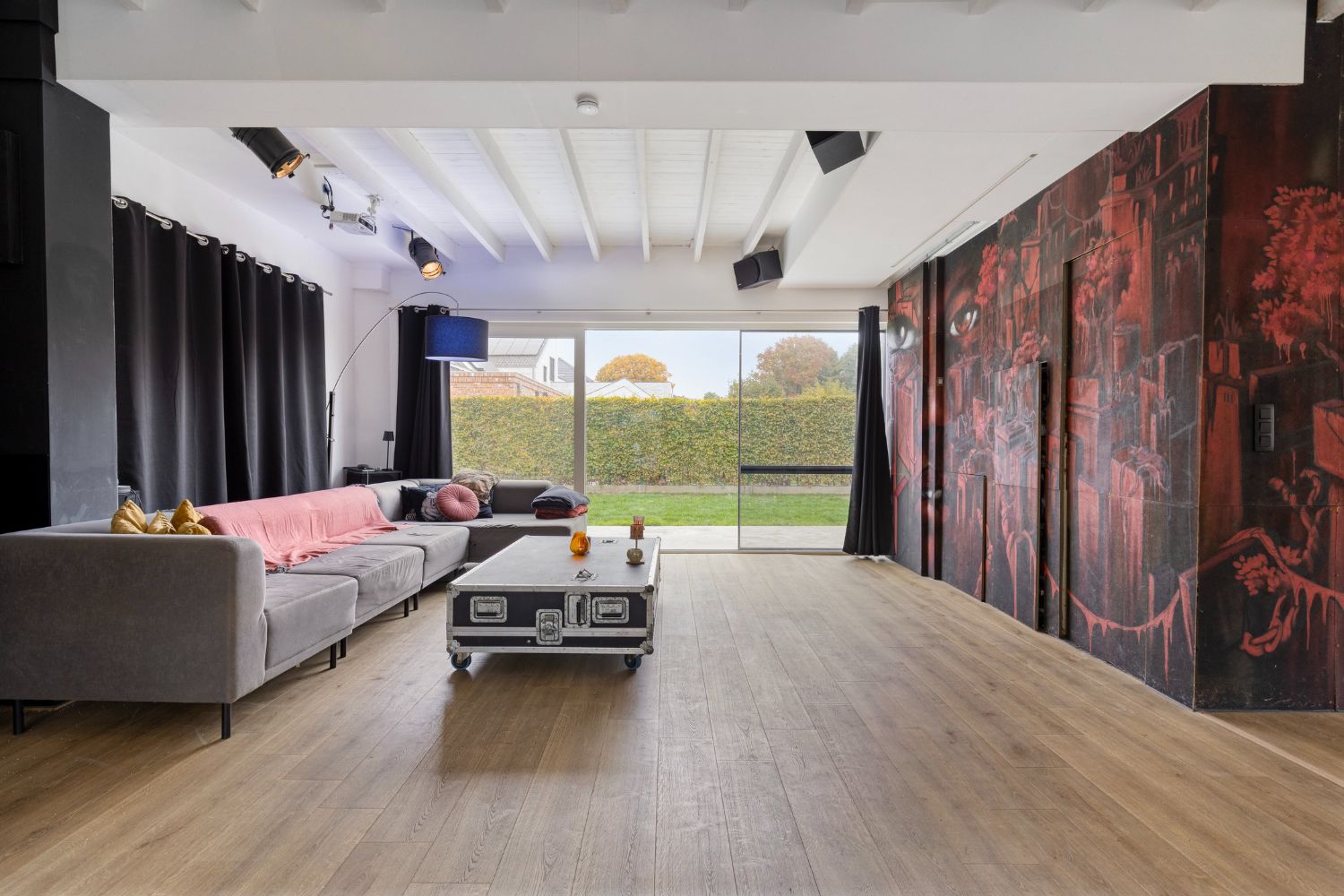 Vrijstaande loftwoning op een perceel van 620&nbsp;m², 3 slaapkamers en een bijgebouw/schuur foto 6