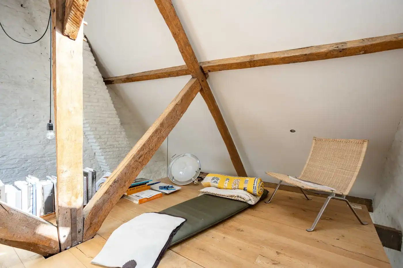 Prachtig gerenoveerd herenhuis in centrum Harelbeke foto 24