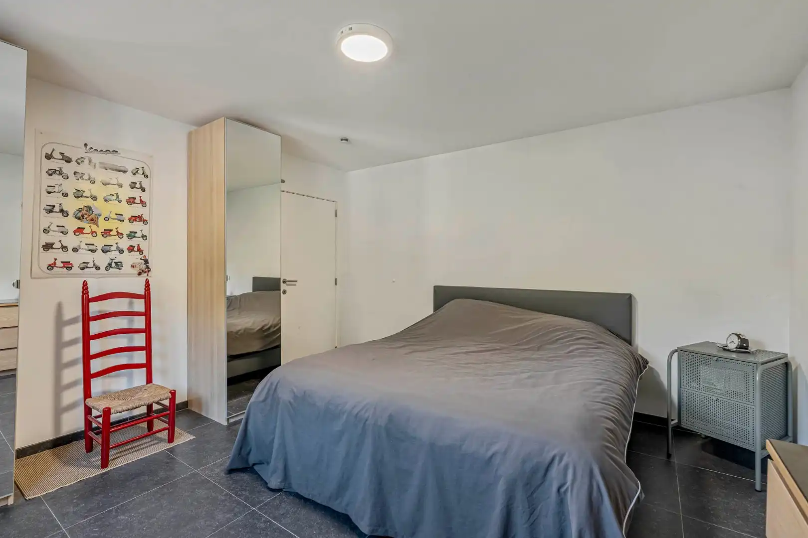Comfortabel, gelijkvloers appartement mét ruime tuin en carport! foto 9