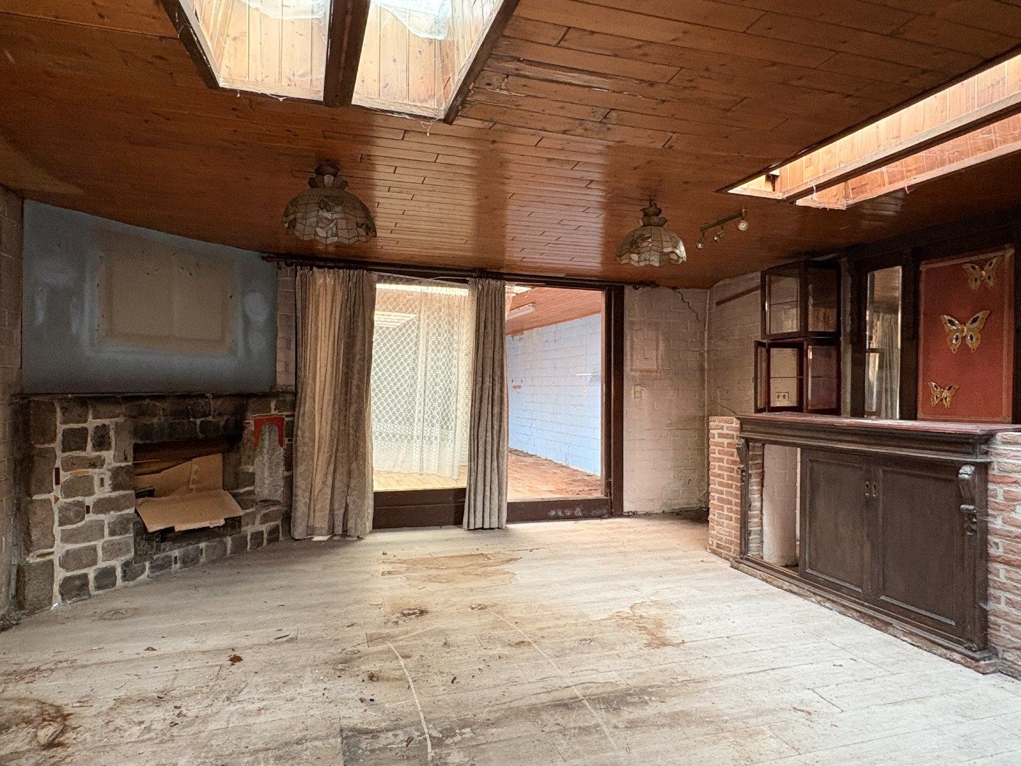 Grote te renoveren woning met zijdeur op 295 m² foto 18