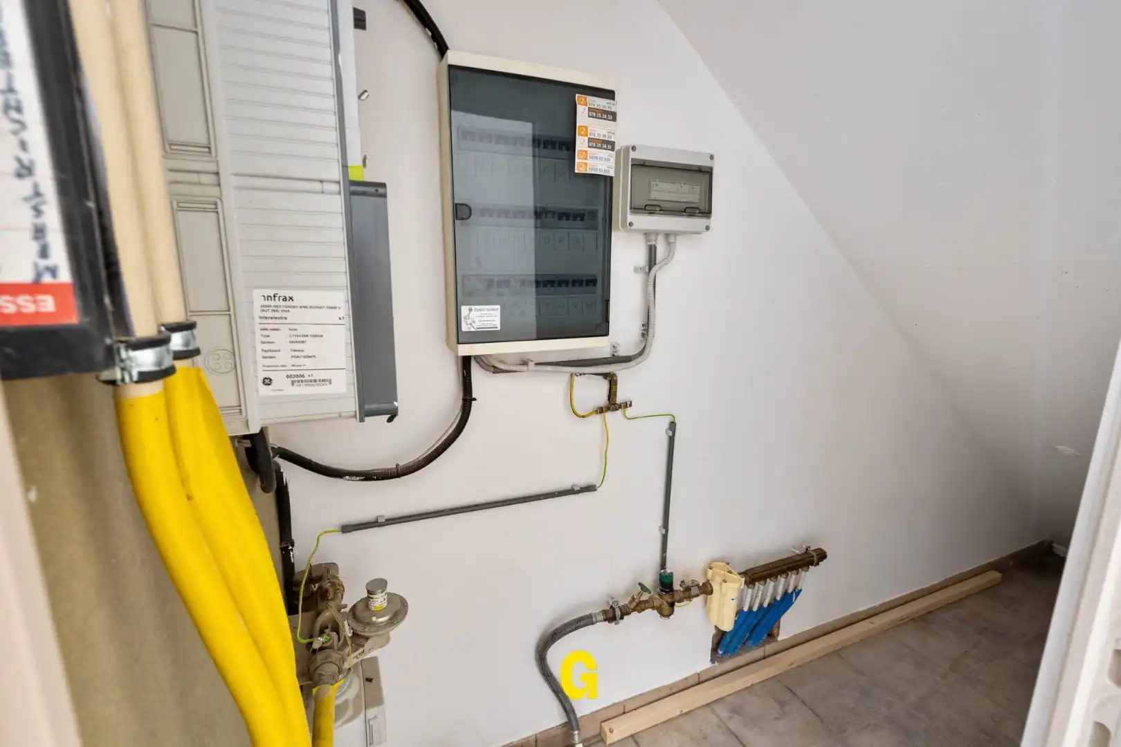 Degelijk gerenoveerde woning met 3 slaapkamers en leuk stadstuintje op 2a10ca, vlak bij het centrum foto 12