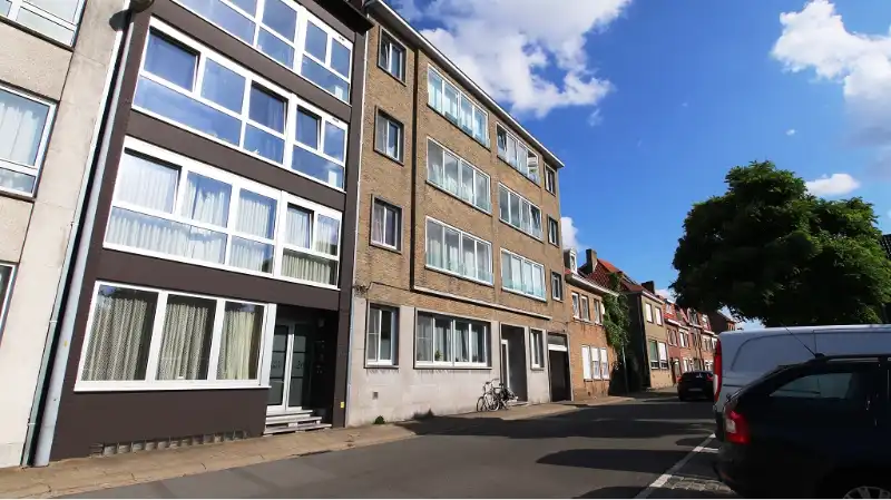 Ruim 2-slaapkamerappartement met TERRAS te huur in Brugge foto 13