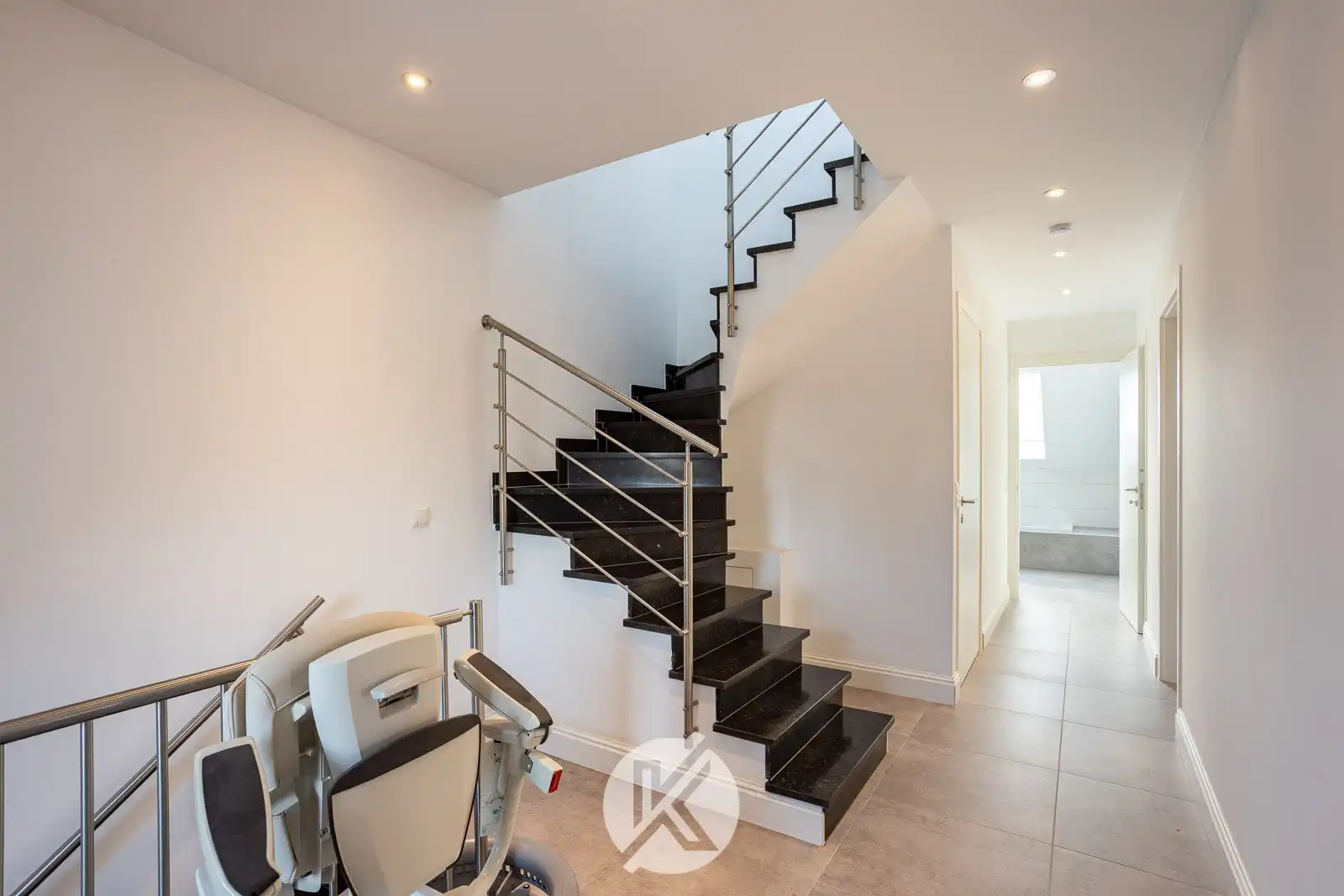 Halfopen gezinswoning in landelijke stijl foto 18