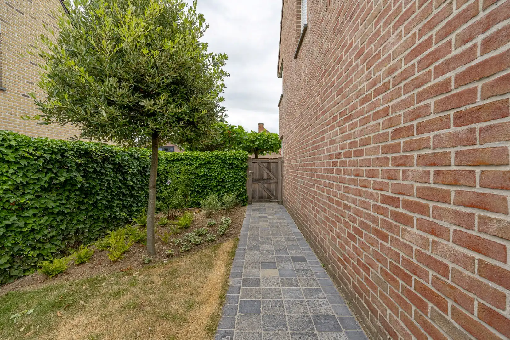 Instapklare halfopen woning met 3 slaapkamers, garage en zongerichte tuin in Zonnebeke foto 21