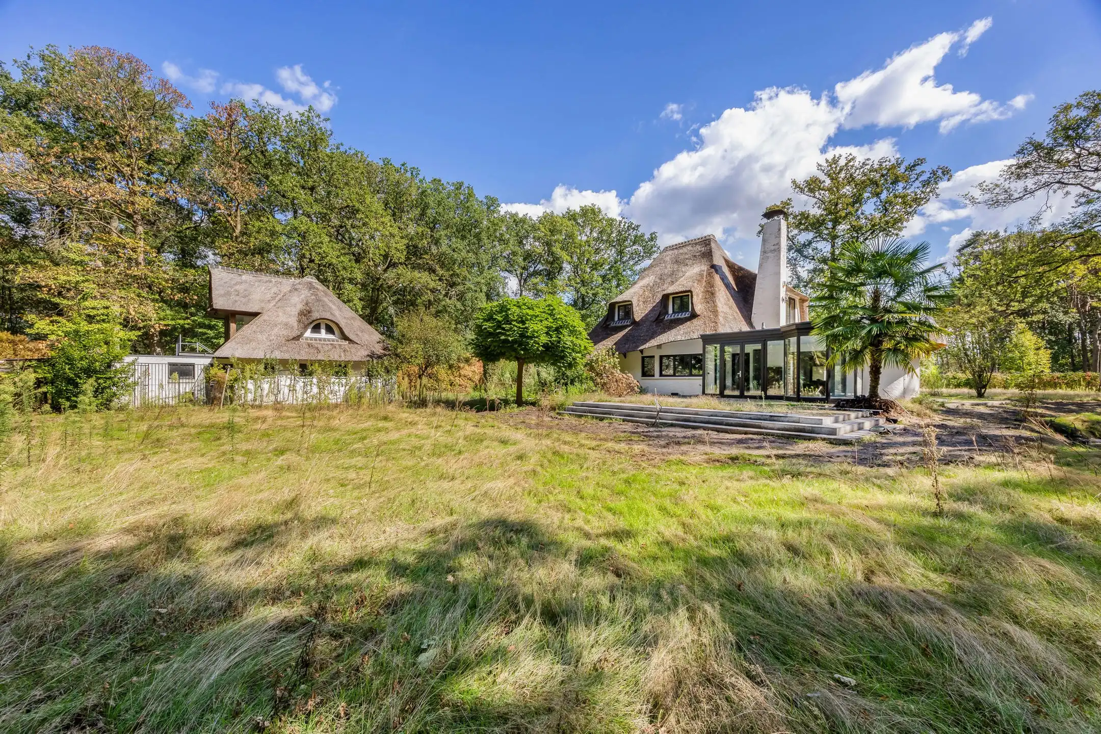 Karaktervolle villa op ca. 1 hectare groen foto 44