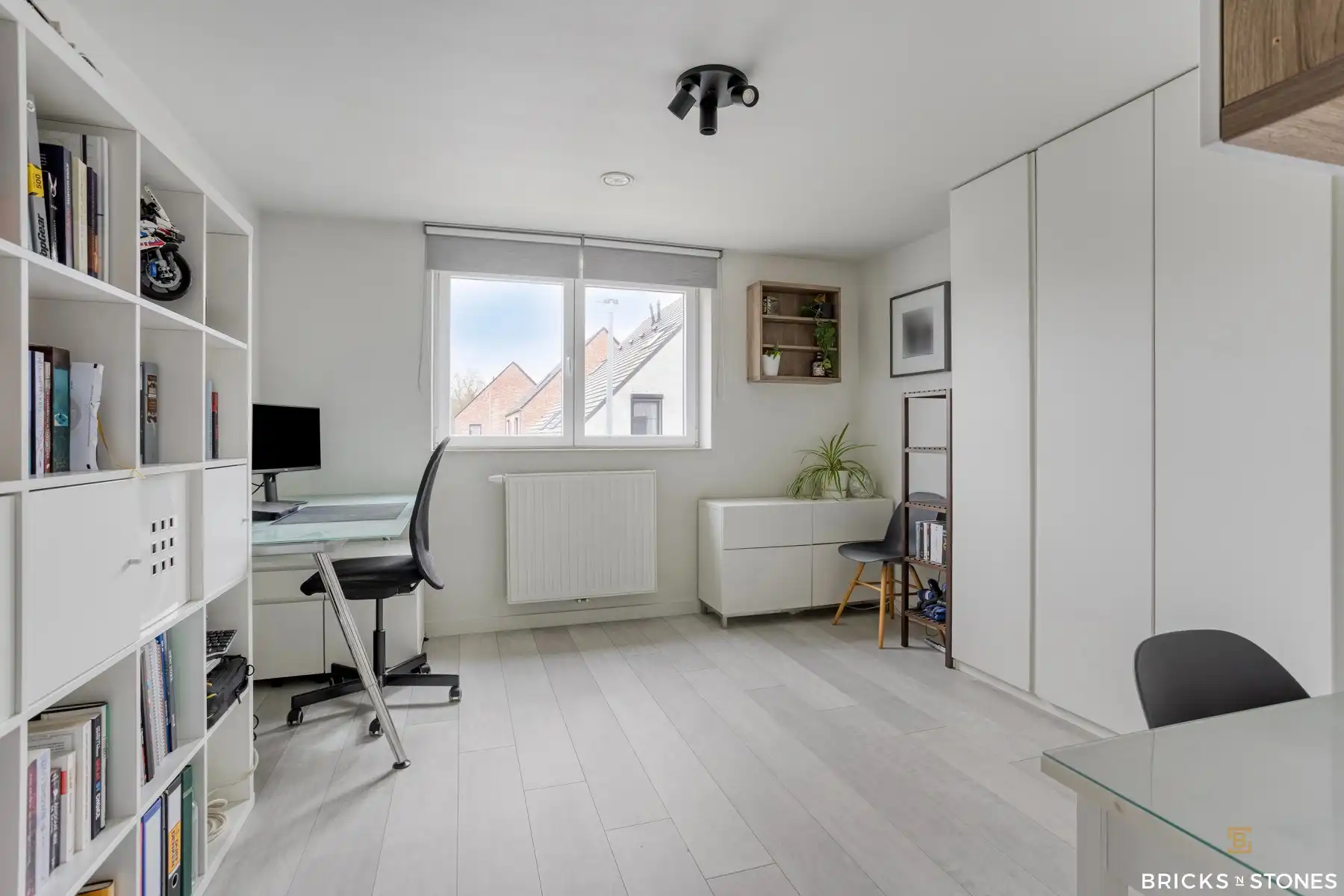 Recente HOB met 4 slaapkamers en tuin foto 18