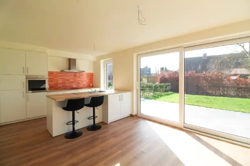 Moderne en energiezuinige nieuwbouwwoning te huur in Sijsele foto 3