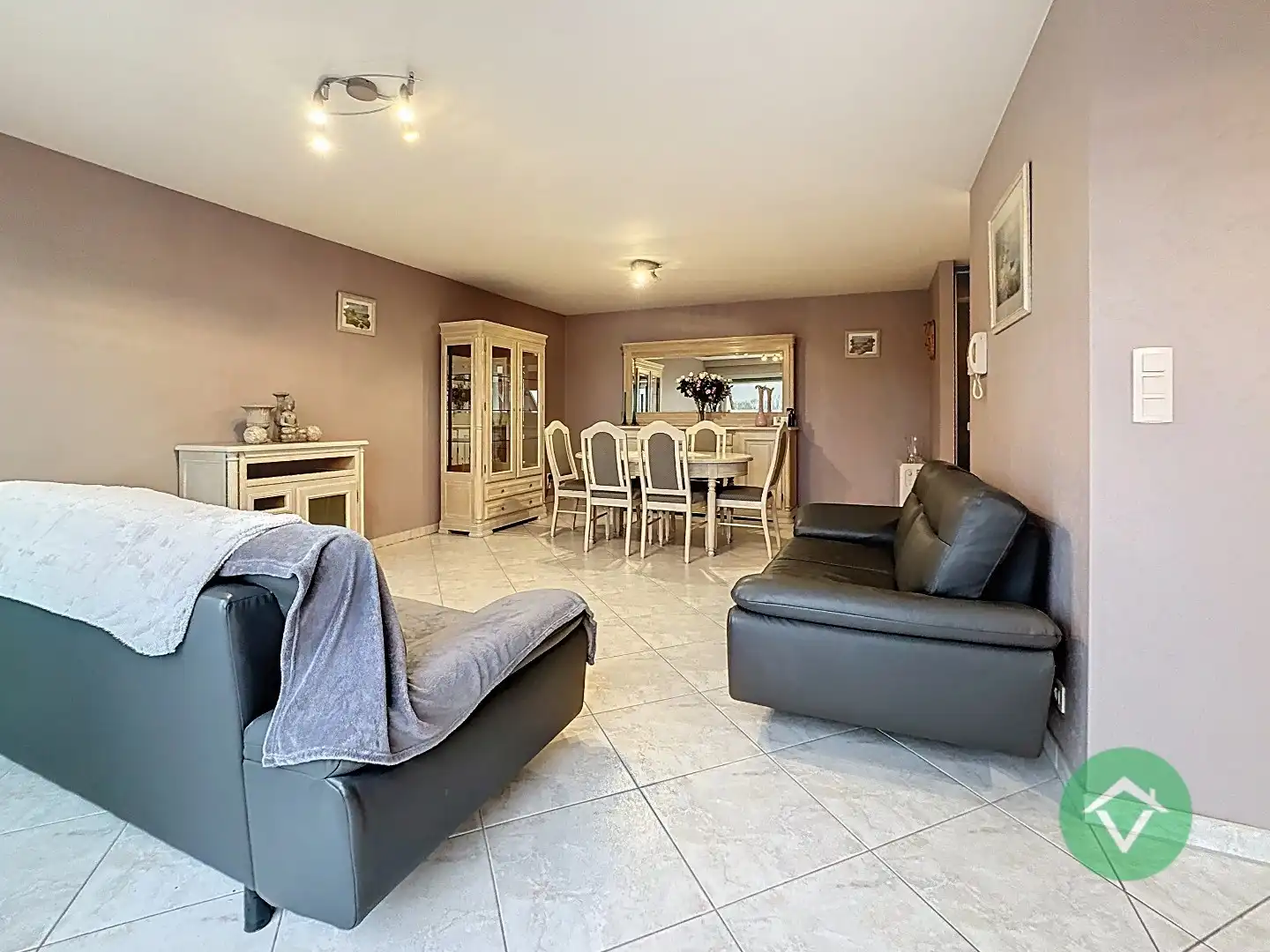  Appartement met 2 slaapkamers en garage te Torhout foto 5