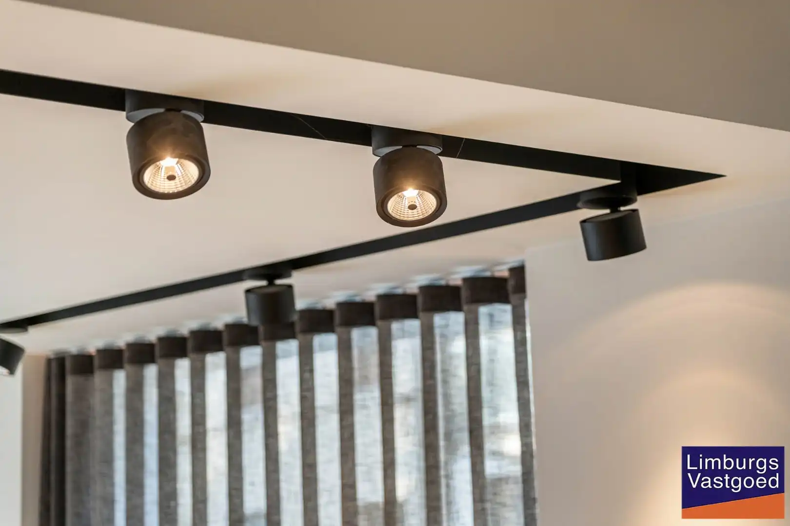 Modern instapklaar kantoor in Hasselt centrum met energielabel B foto 9