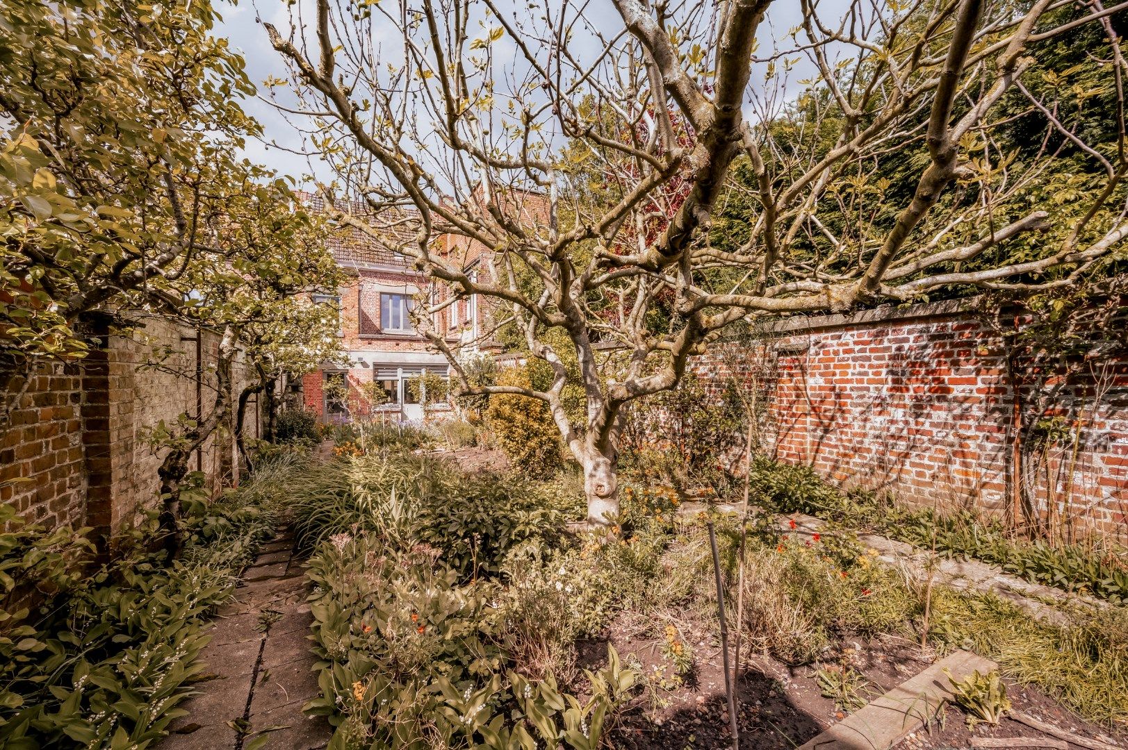 Herenhuis met atelier, garage en zuidgerichte tuin met uitweg op TOPLIGGING! foto 23