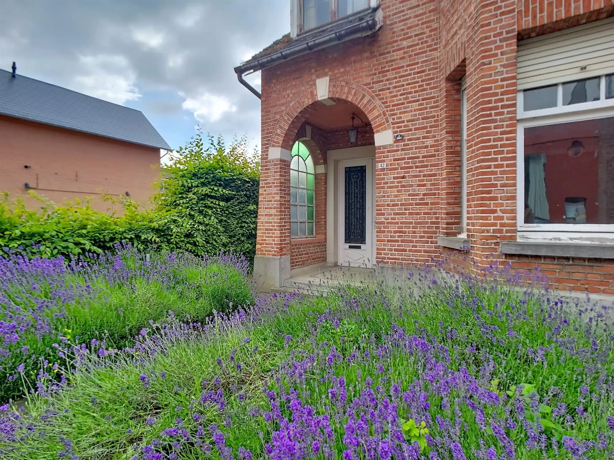 Karaktervolle renovatiewoning met ruime tuin in het centrum van Heist-op-den-Berg foto 3